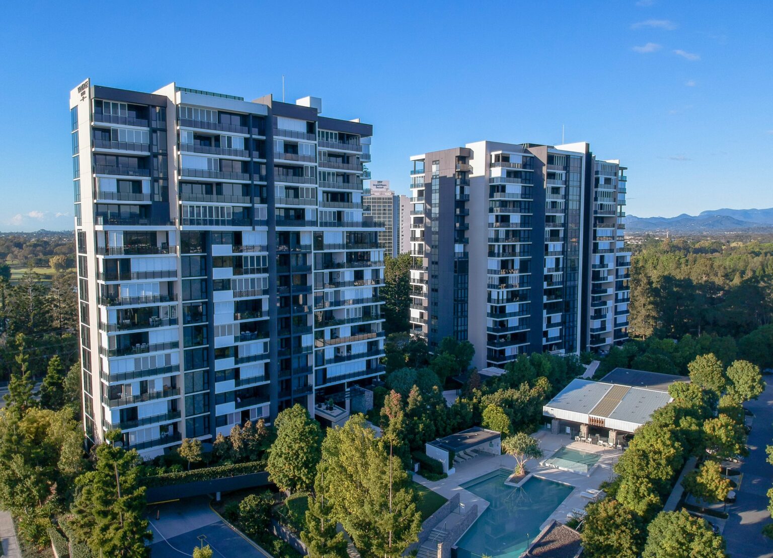Vantage Dawn, Benowa